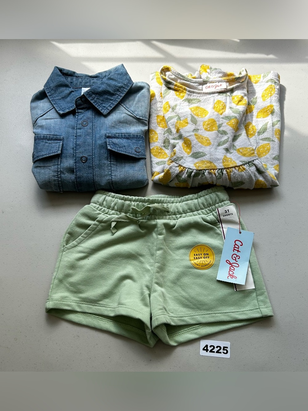 Cat & Jack Girls 3T 3-Piece Outfit Set Dress Shorts Button-Up Shirt Fruit